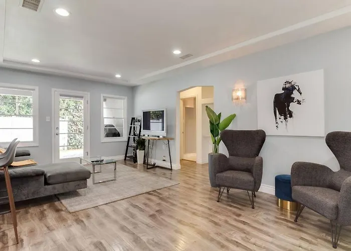 Picfair Village Modern Glam House